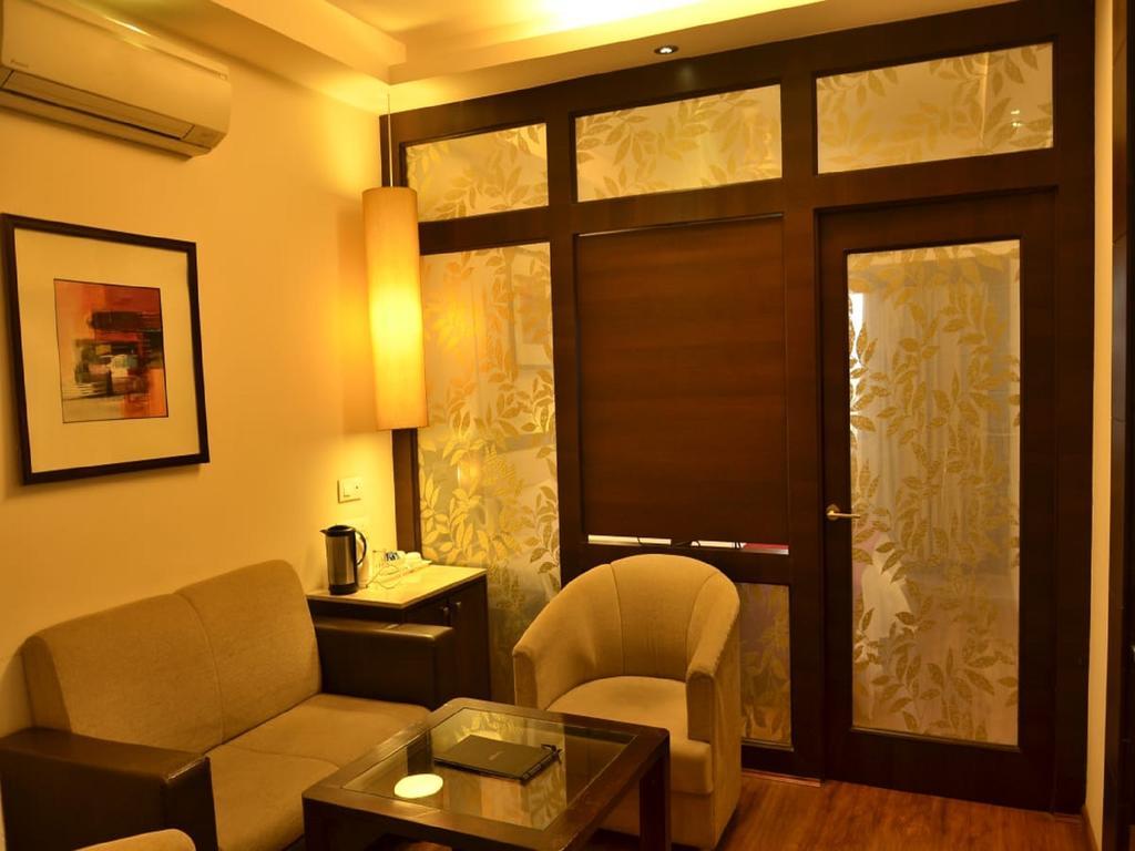 Surya Royal Hotel Kota  Εξωτερικό φωτογραφία