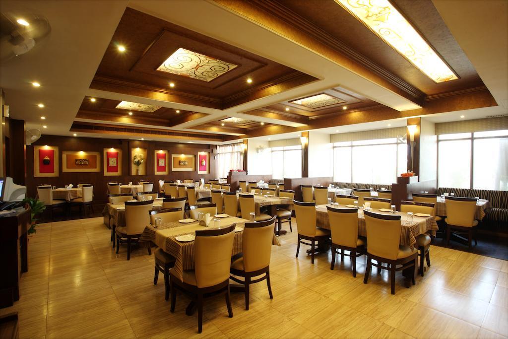 Surya Royal Hotel Kota  Εξωτερικό φωτογραφία