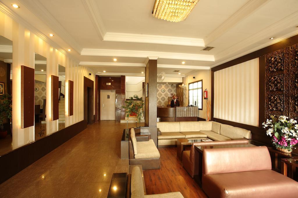 Surya Royal Hotel Kota  Εξωτερικό φωτογραφία