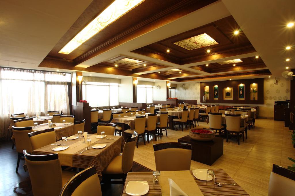 Surya Royal Hotel Kota  Εξωτερικό φωτογραφία